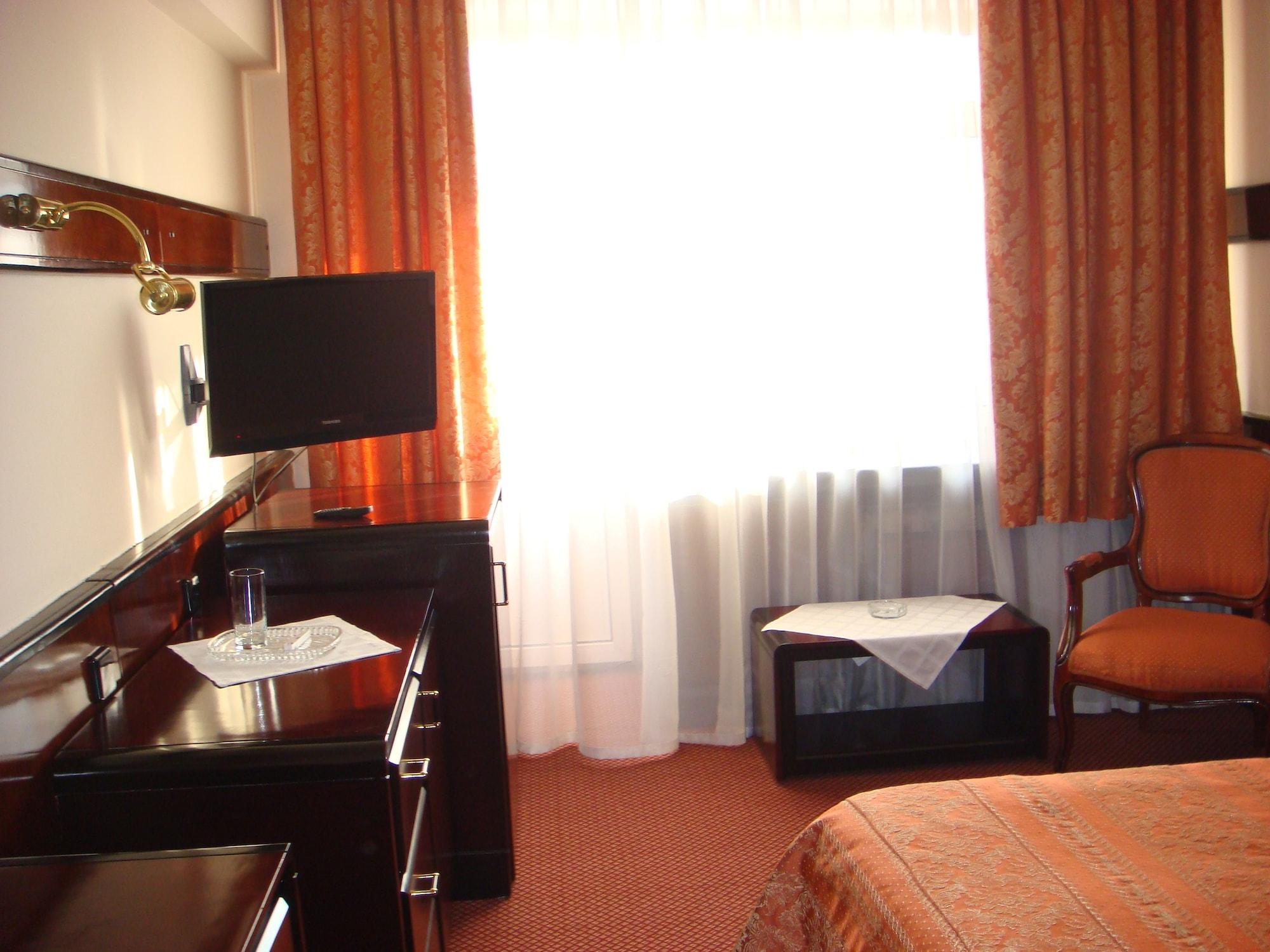 Otrar Hotel Almaty Luaran gambar